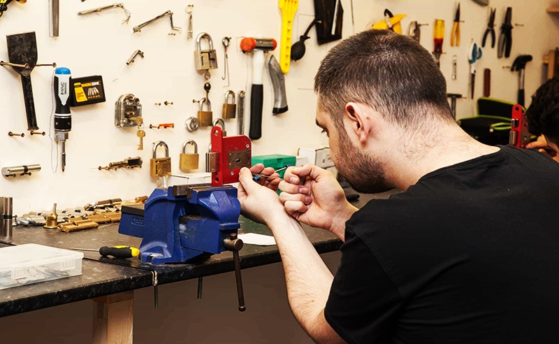 locksmith experts